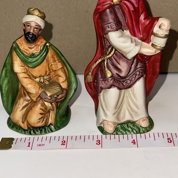 Vintage Christmas Nativity Porcelain Figurines 2 Wisemen 2 Wise Men Kings - Picture 9 of 9